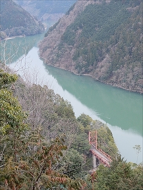 めい想の森 赤い吊橋
